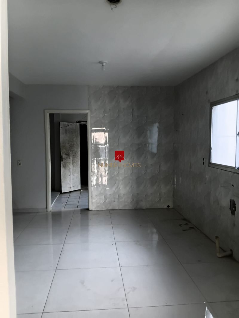 ALUGO SOBRADO NAS TRÊSVENDAS 