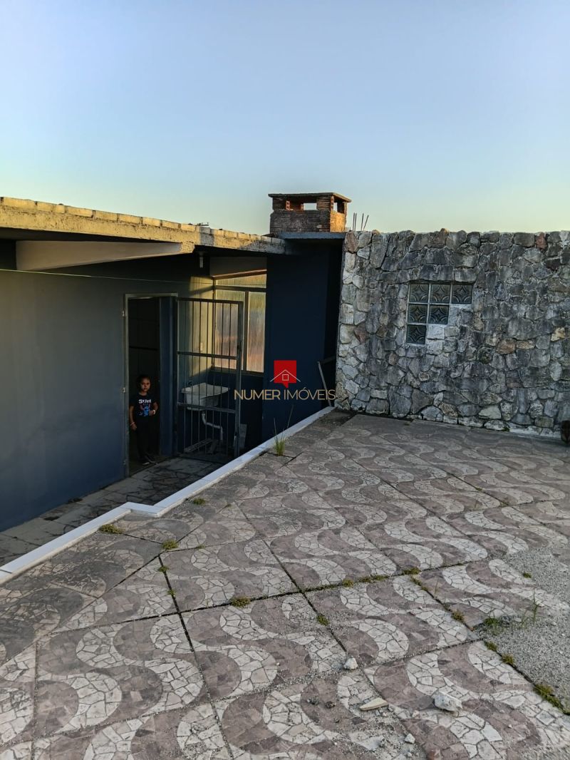 ALUGO SOBRADO NAS TRÊSVENDAS 