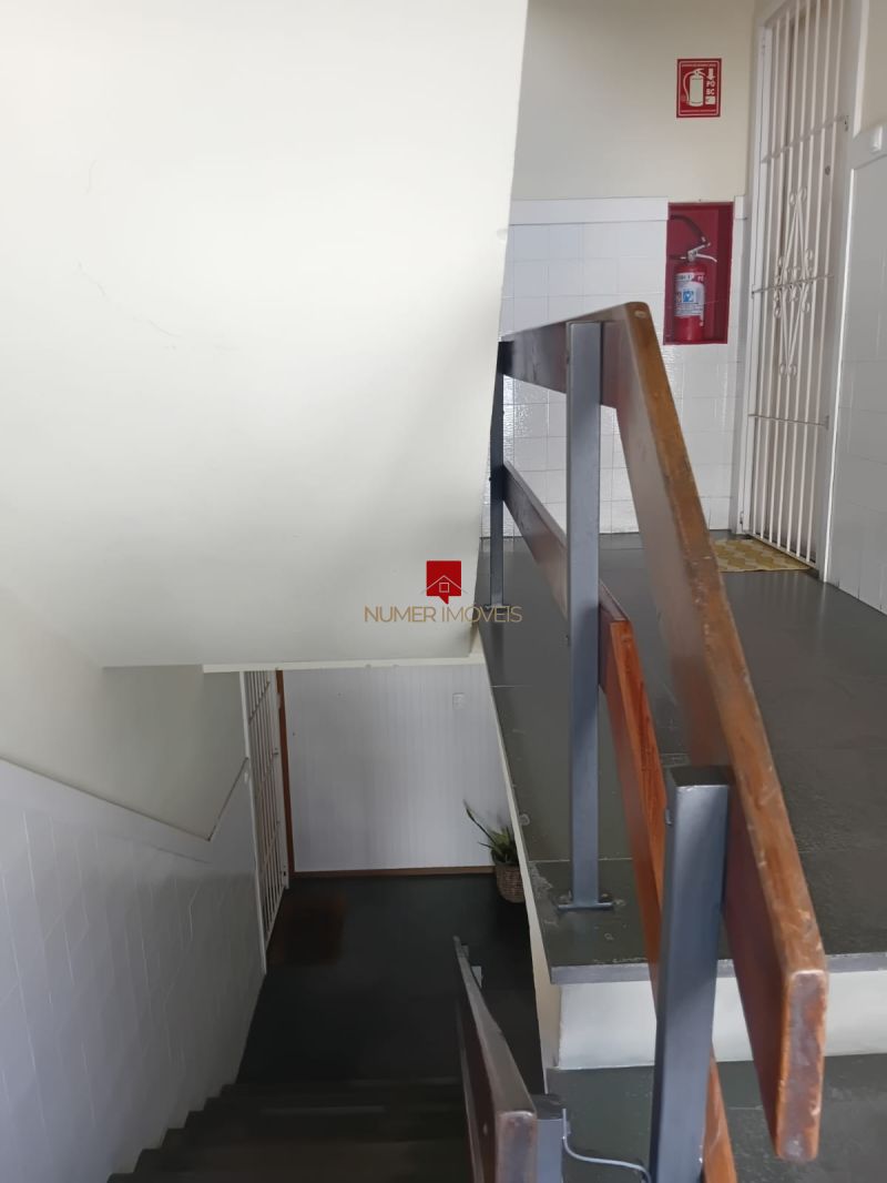 APARTAMENTO MOBILIADO COM GARAGEM COBERTA