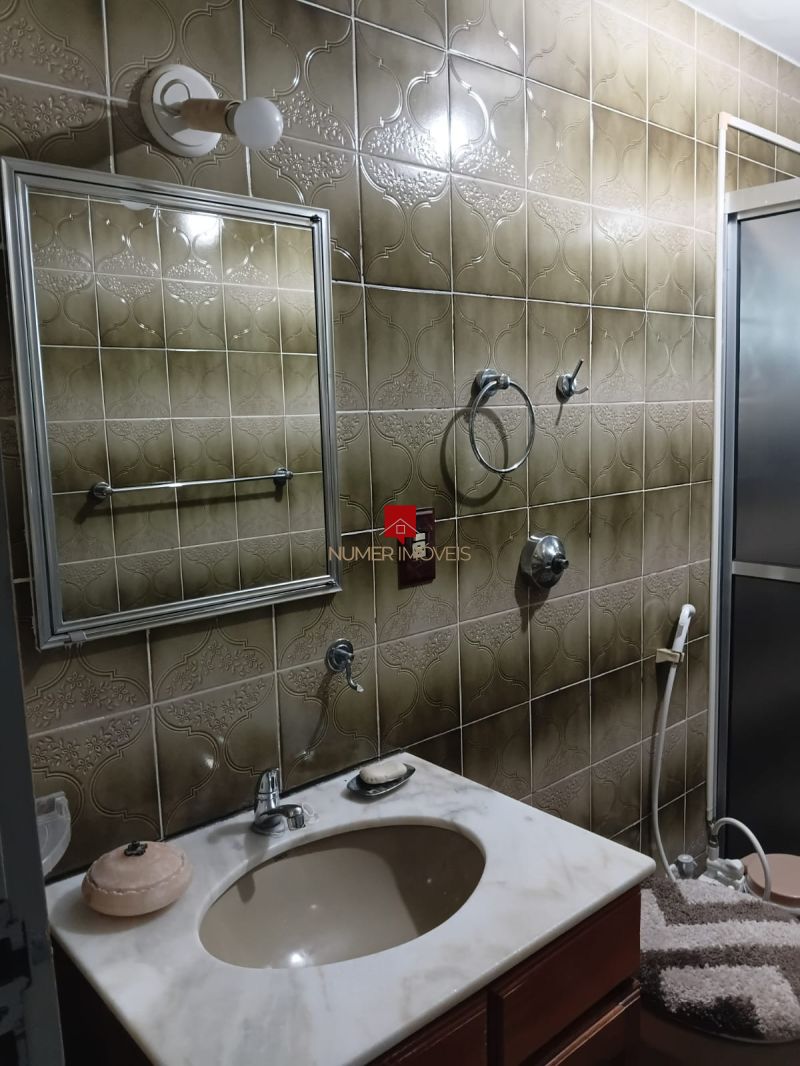 APARTAMENTO MOBILIADO COM GARAGEM COBERTA