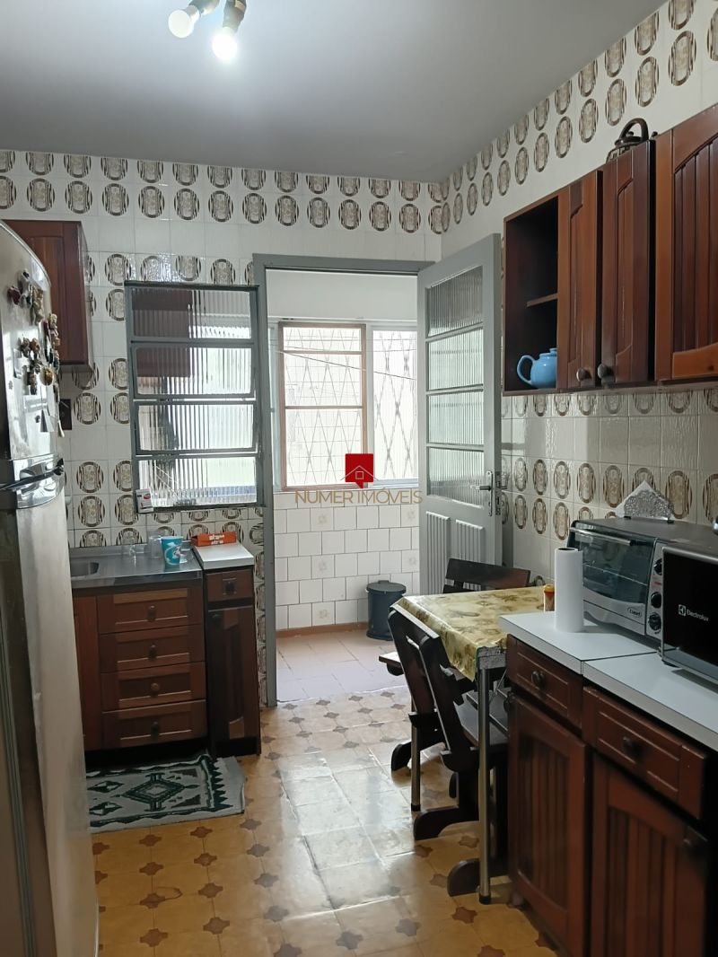 APARTAMENTO MOBILIADO COM GARAGEM COBERTA