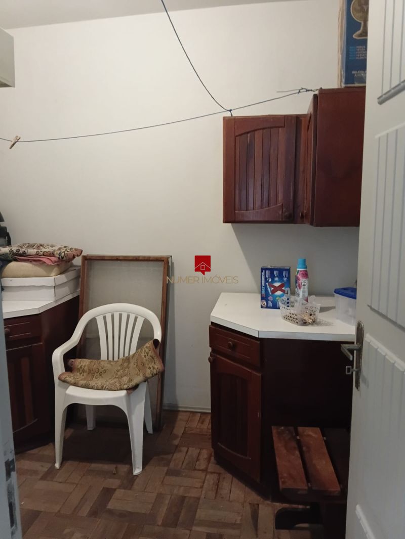 APARTAMENTO MOBILIADO COM GARAGEM COBERTA