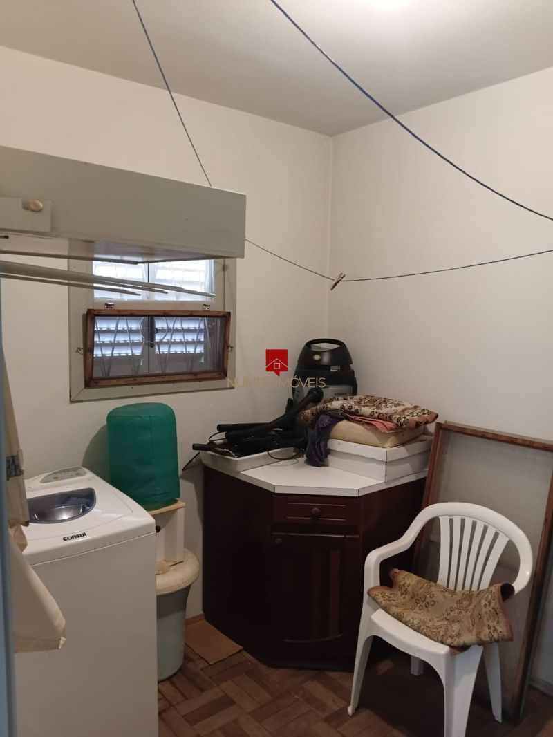 APARTAMENTO MOBILIADO COM GARAGEM COBERTA