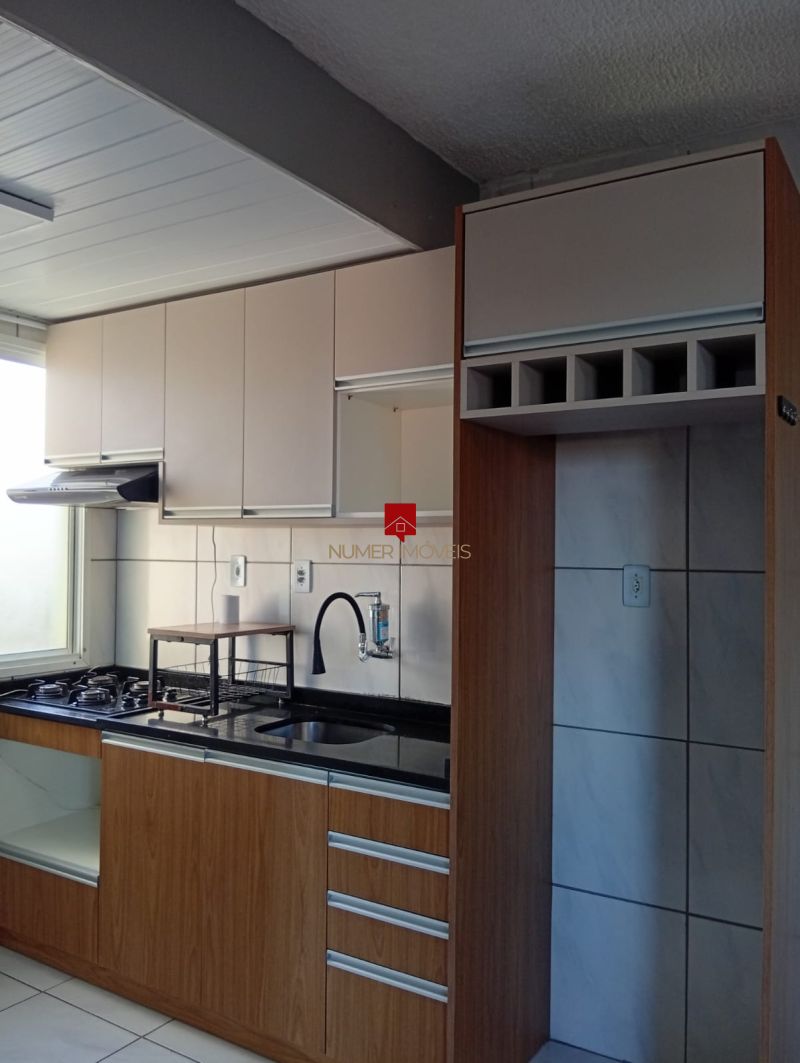 APARTAMENTO SEMIMOBILIADO EM CONDOMINIO COM PISCINA