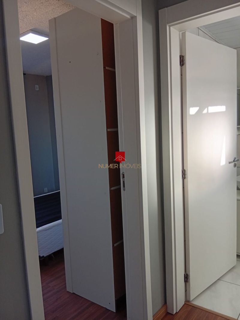 APARTAMENTO SEMIMOBILIADO EM CONDOMINIO COM PISCINA