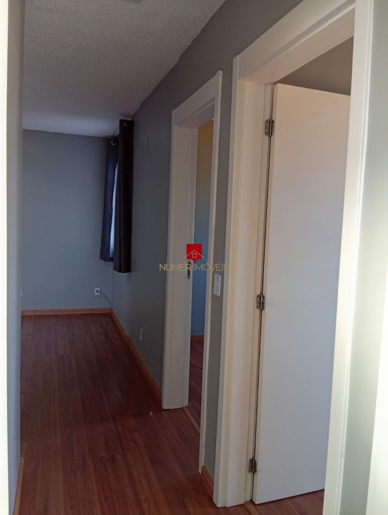 APARTAMENTO SEMIMOBILIADO EM CONDOMINIO COM PISCINA