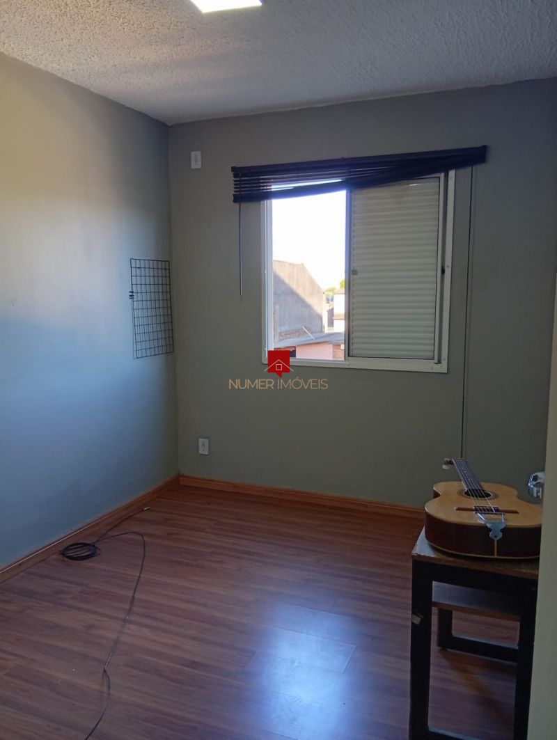 APARTAMENTO SEMIMOBILIADO EM CONDOMINIO COM PISCINA