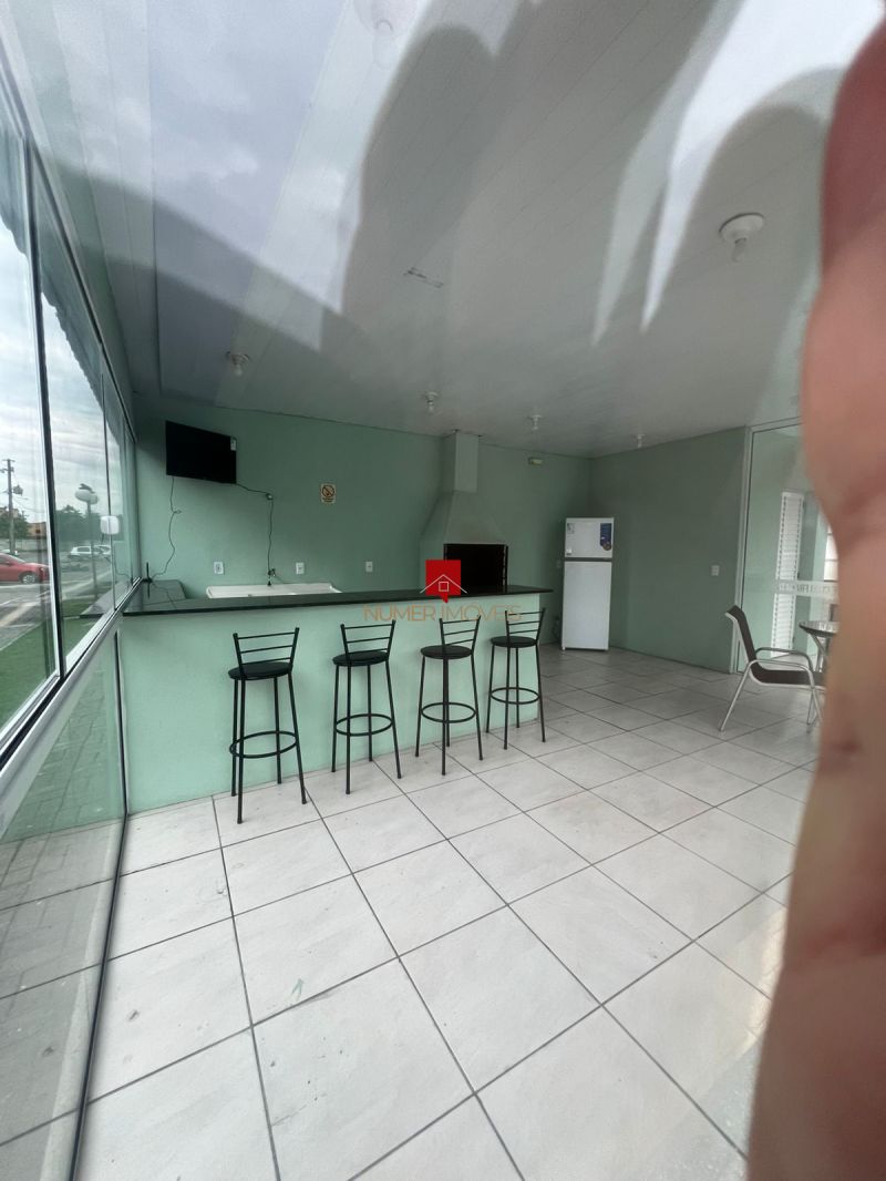 APARTAMENTO SEMIMOBILIADO EM CONDOMINIO COM PISCINA