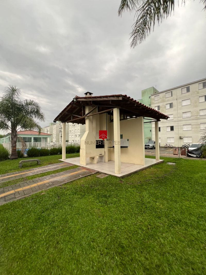 APARTAMENTO SEMIMOBILIADO EM CONDOMINIO COM PISCINA