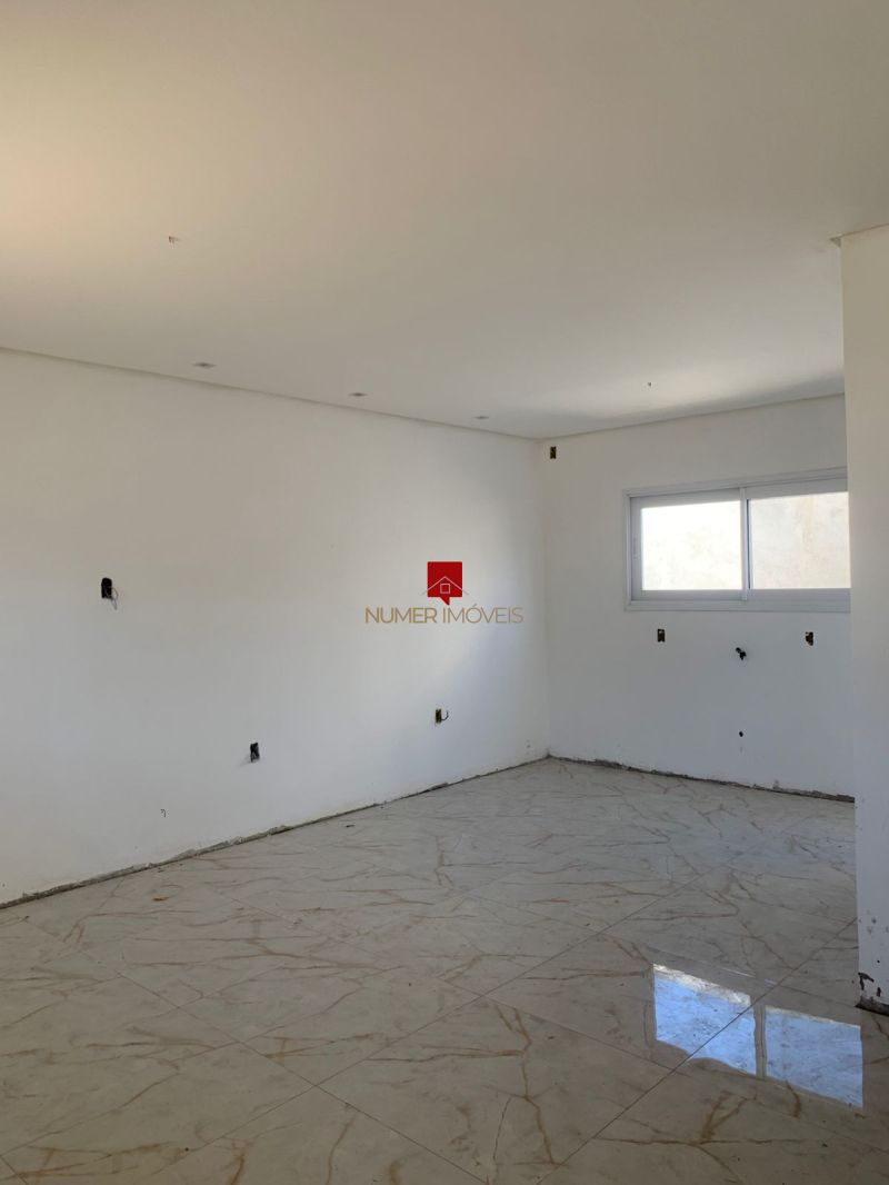 CASA 3Dormitórios no bairro LARANJAL em PELOTAS