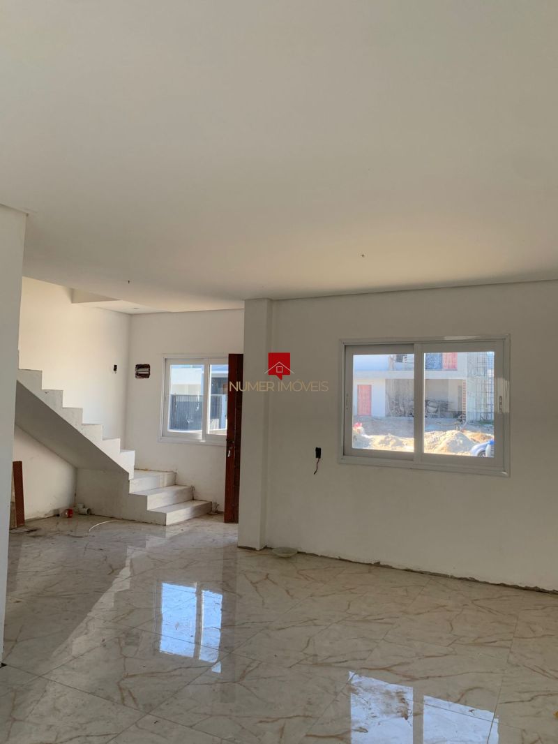 CASA 3Dormitórios no bairro LARANJAL em PELOTAS