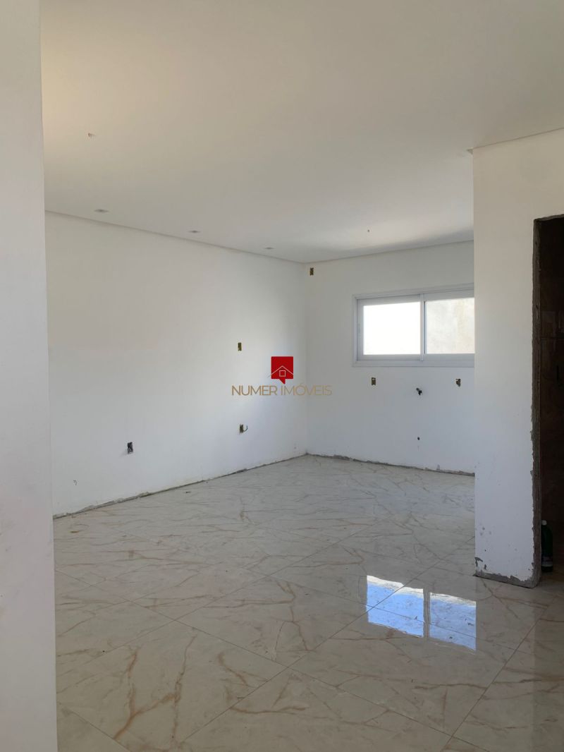 CASA 3Dormitórios no bairro LARANJAL em PELOTAS