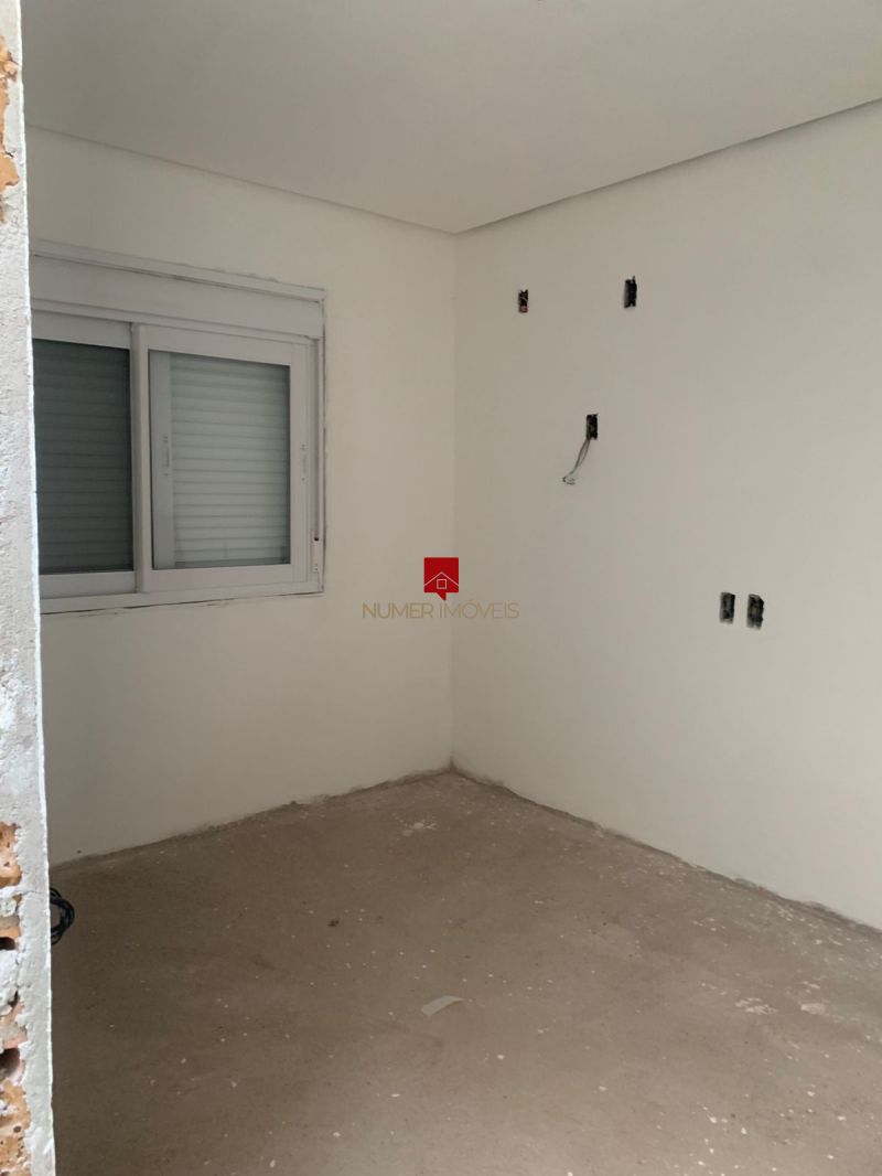 CASA 3Dormitórios no bairro LARANJAL em PELOTAS