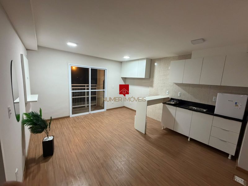 APARTAMENTO COM SACADA E CHURRASQUEIRA  NA AVENIDA DUQUE 