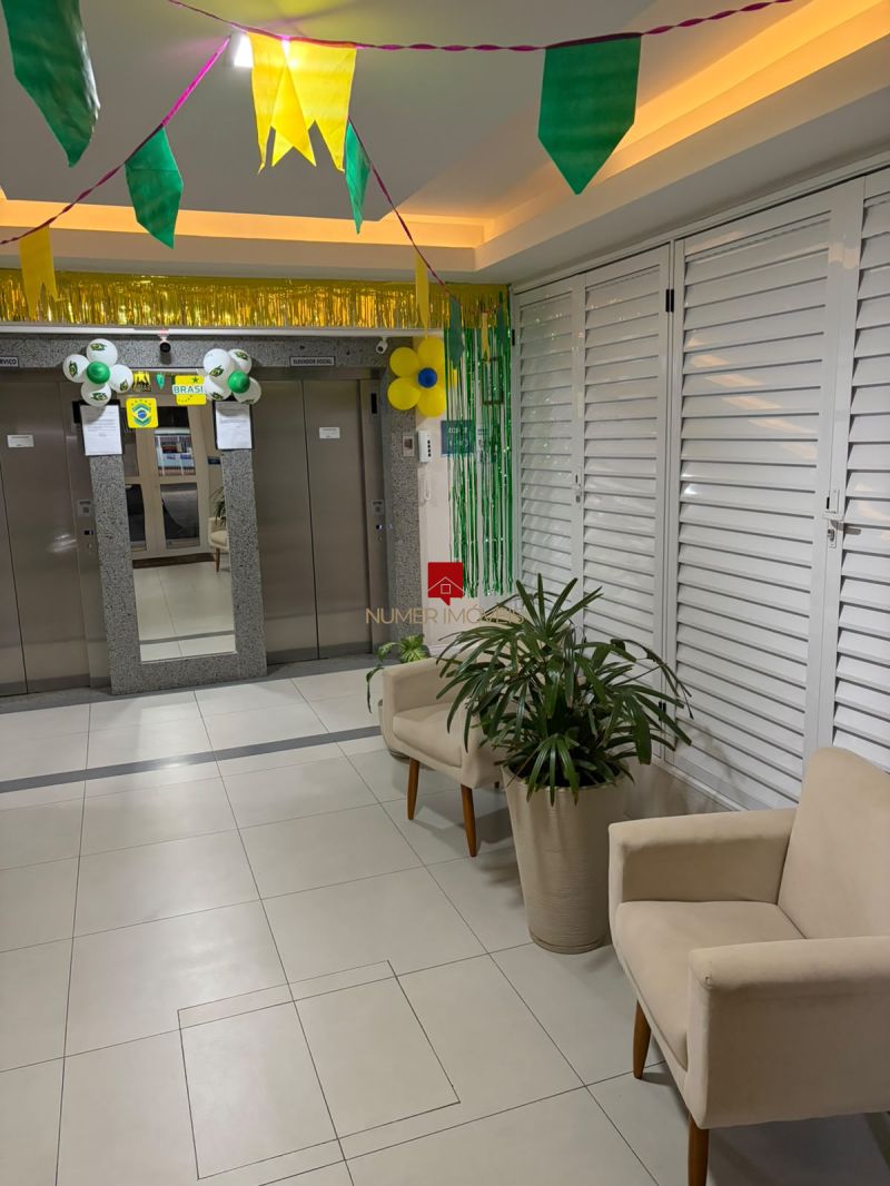 APARTAMENTO COM SACADA E CHURRASQUEIRA  NA AVENIDA DUQUE 