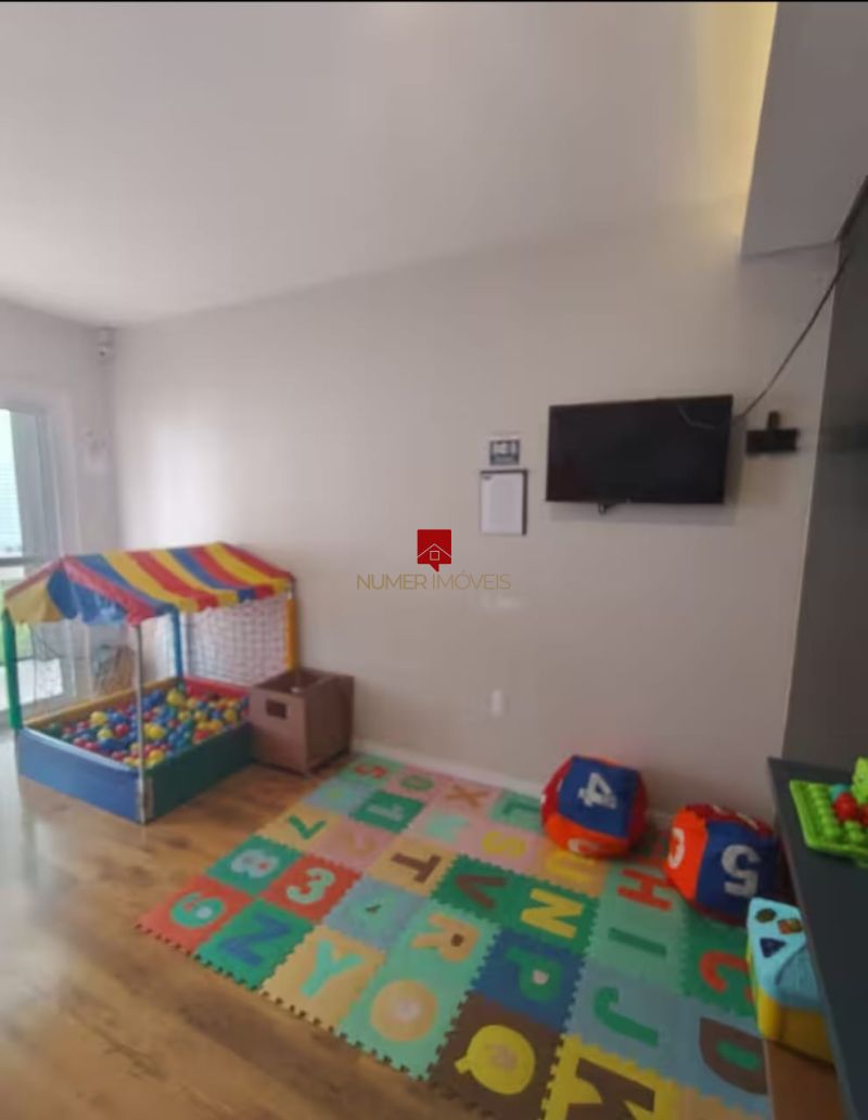 APARTAMENTO COM SACADA E CHURRASQUEIRA  NA AVENIDA DUQUE 