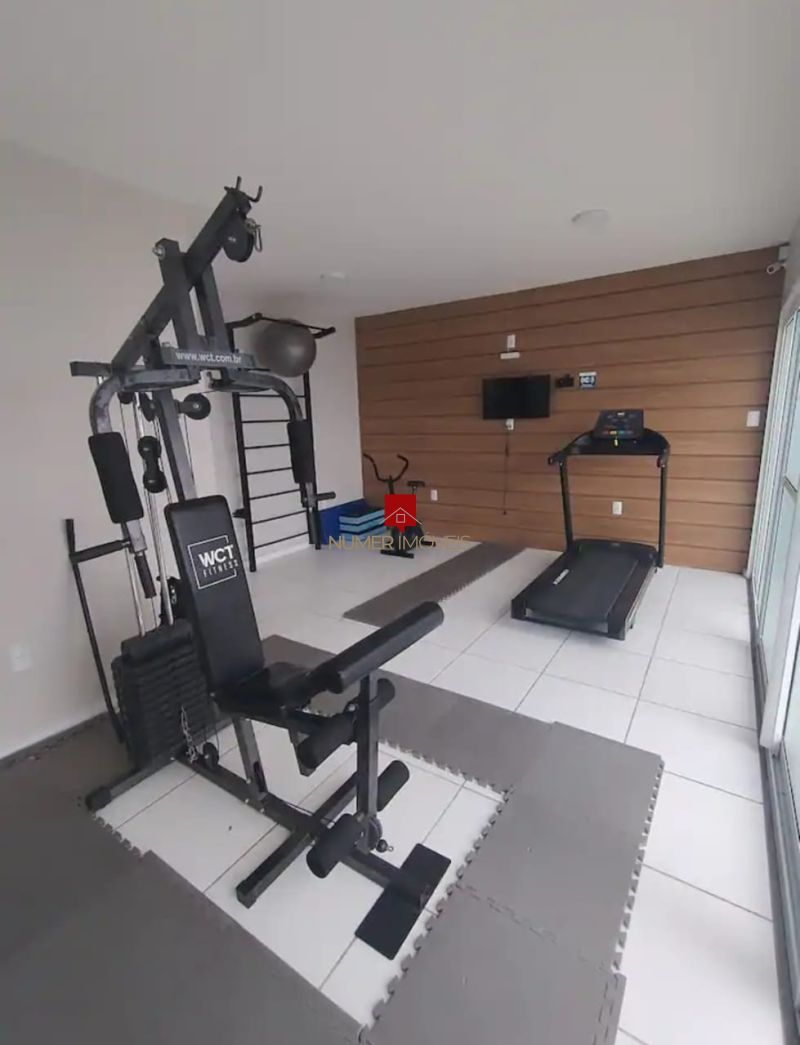 APARTAMENTO COM SACADA E CHURRASQUEIRA  NA AVENIDA DUQUE 