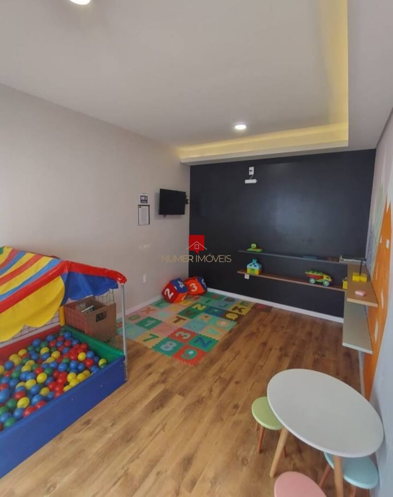 APARTAMENTO COM SACADA E CHURRASQUEIRA  NA AVENIDA DUQUE 