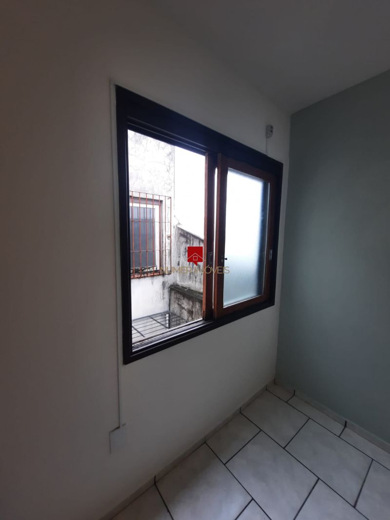 ALUGO SALA COMERCIAL PROXIMO A AV. BENTO GOÇALVES