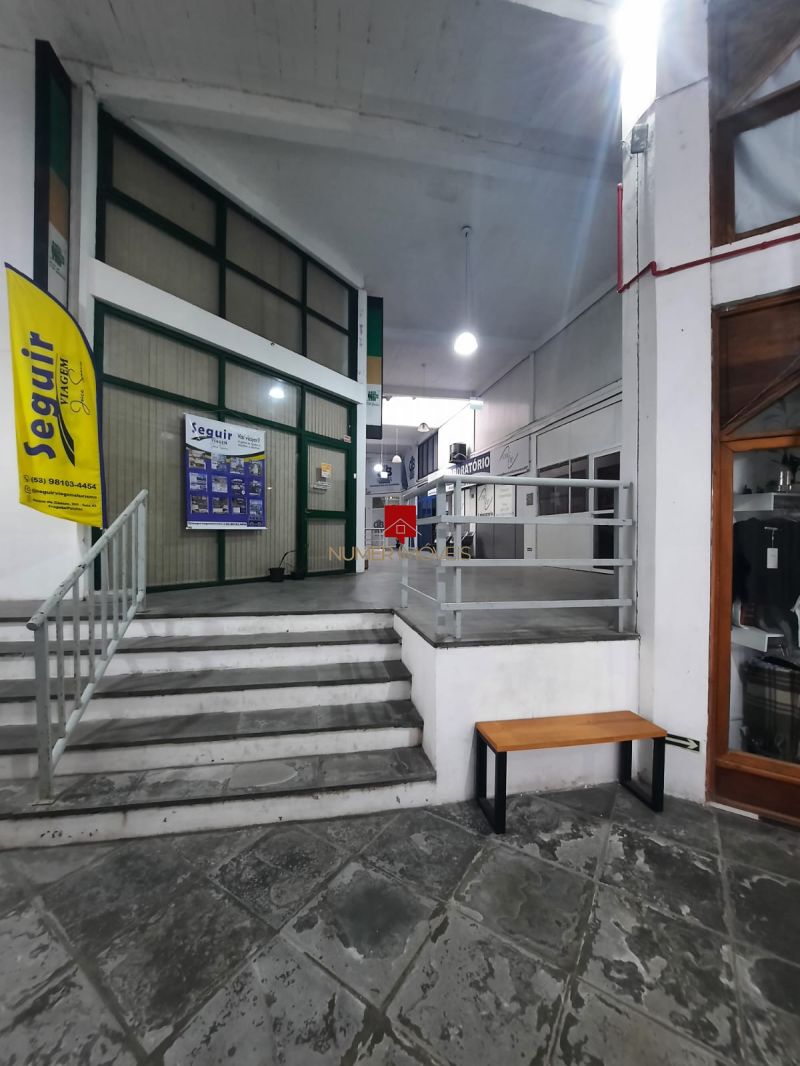 SALA COMERCIAL PARA LOCAÇÃO NA AVENIDA DUQUE DE CAXIAS! 