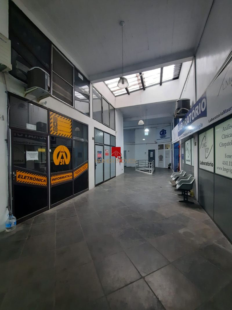 SALA COMERCIAL PARA LOCAÇÃO NA AVENIDA DUQUE DE CAXIAS! 