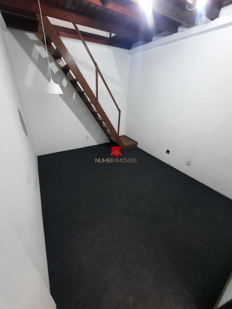 SALA COMERCIAL PARA LOCAÇÃO NA AVENIDA DUQUE DE CAXIAS! 