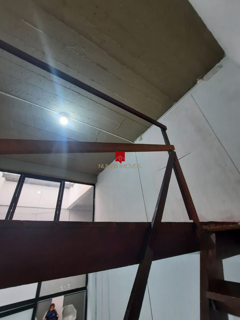 SALA COMERCIAL PARA LOCAÇÃO NA AVENIDA DUQUE DE CAXIAS! 
