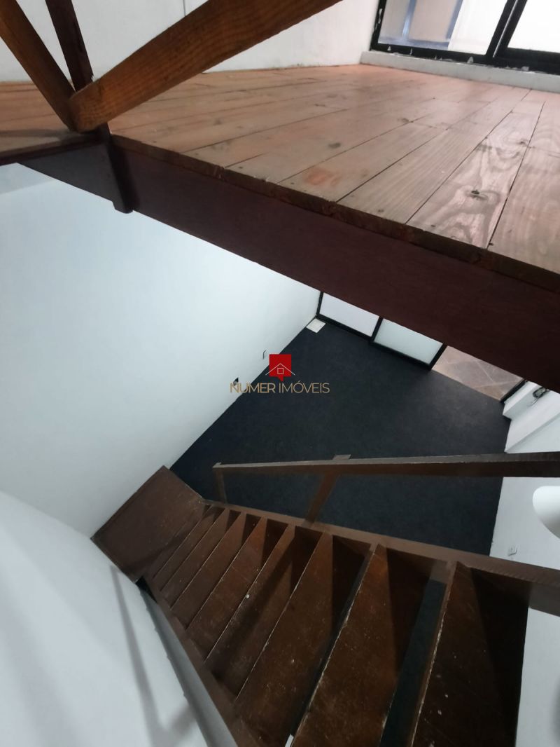 SALA COMERCIAL PARA LOCAÇÃO NA AVENIDA DUQUE DE CAXIAS! 