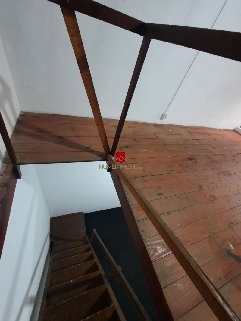 SALA COMERCIAL PARA LOCAÇÃO NA AVENIDA DUQUE DE CAXIAS! 