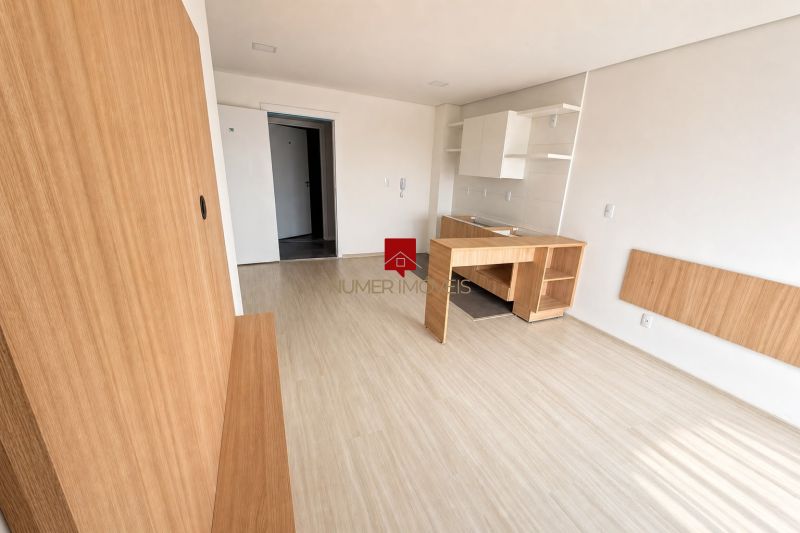 LOFT SEMIMOBILIADO PRÓXIMO AS FACULDADES DO CENTRO