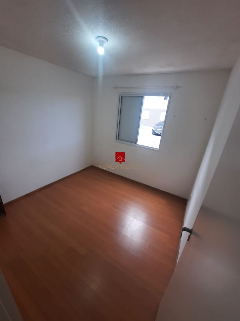 APARTAMENTO COM SACADA E CHURRASQUEIRA 