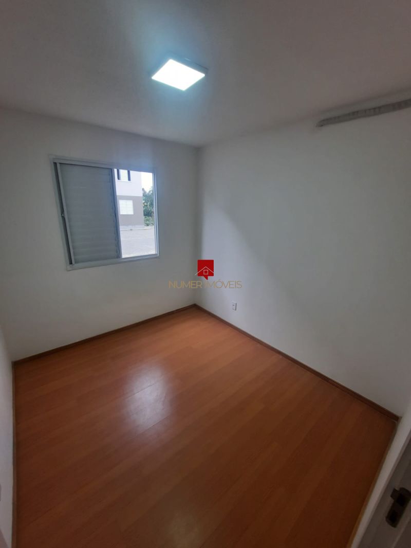 APARTAMENTO COM SACADA E CHURRASQUEIRA 