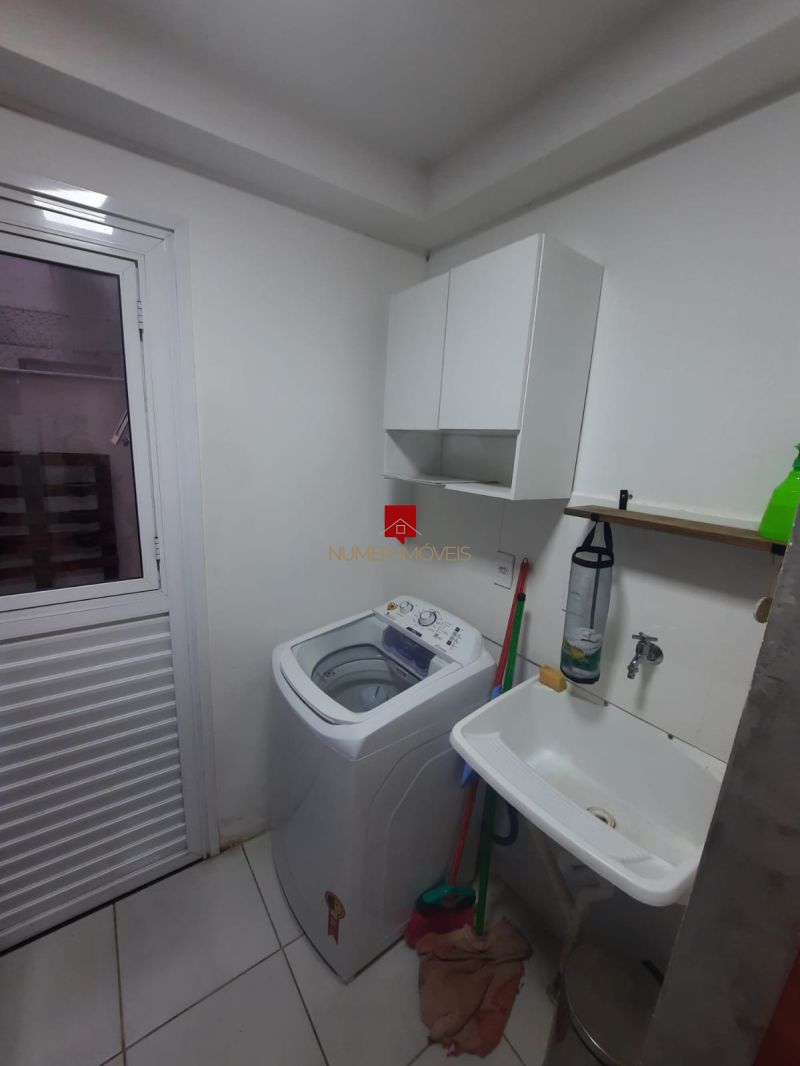 APARTAMENTO COM SACADA E CHURRASQUEIRA 