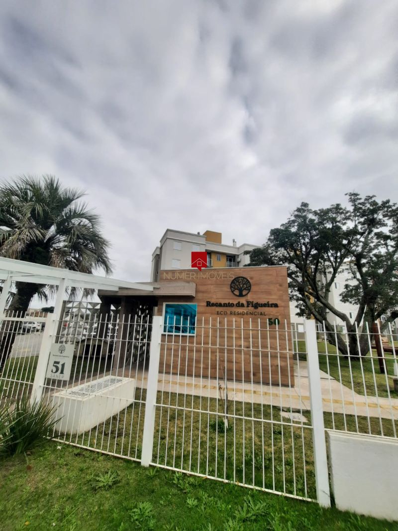 APARTAMENTO COM SACADA E CHURRASQUEIRA 