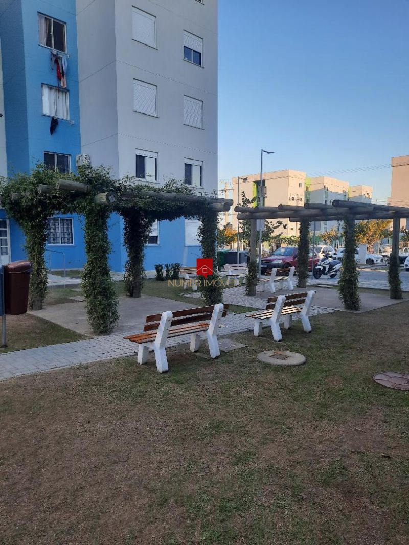 APARTAMENTO SEMIMOBILIADO Á 1 QUADRA DA AV. DUQUE 
