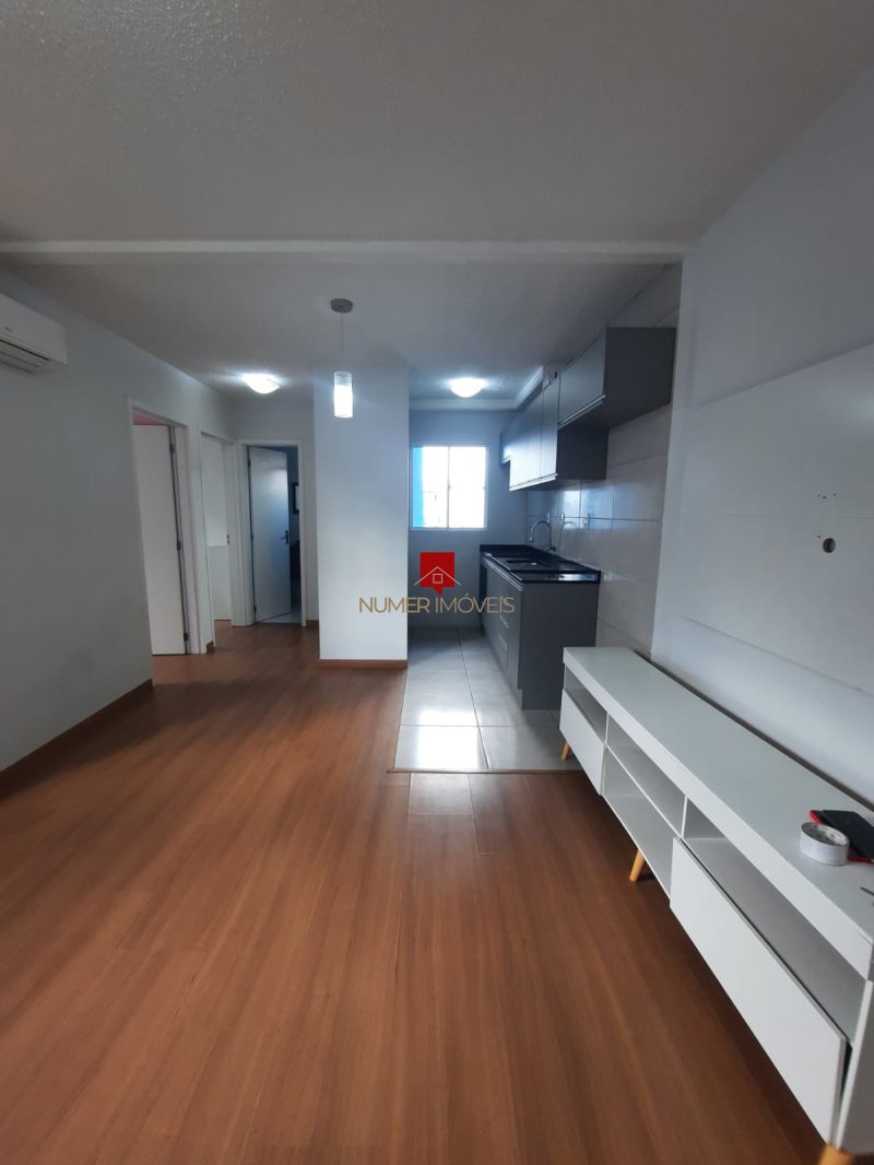 APARTAMENTO SEMIMOBILIADO Á 1 QUADRA DA AV. DUQUE 