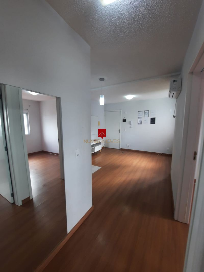 APARTAMENTO SEMIMOBILIADO Á 1 QUADRA DA AV. DUQUE 