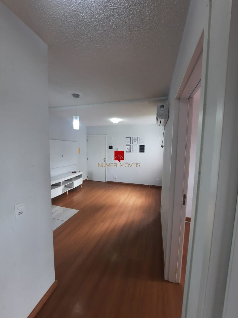 APARTAMENTO SEMIMOBILIADO Á 1 QUADRA DA AV. DUQUE 