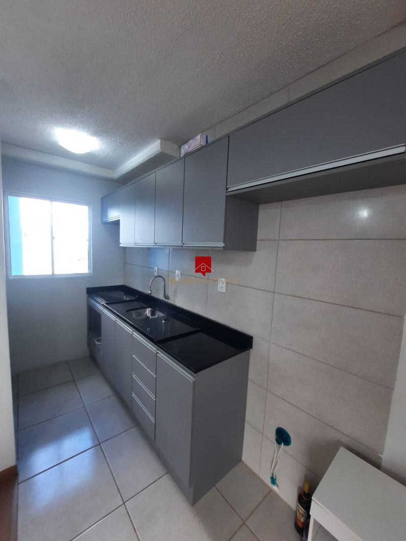 APARTAMENTO SEMIMOBILIADO Á 1 QUADRA DA AV. DUQUE 