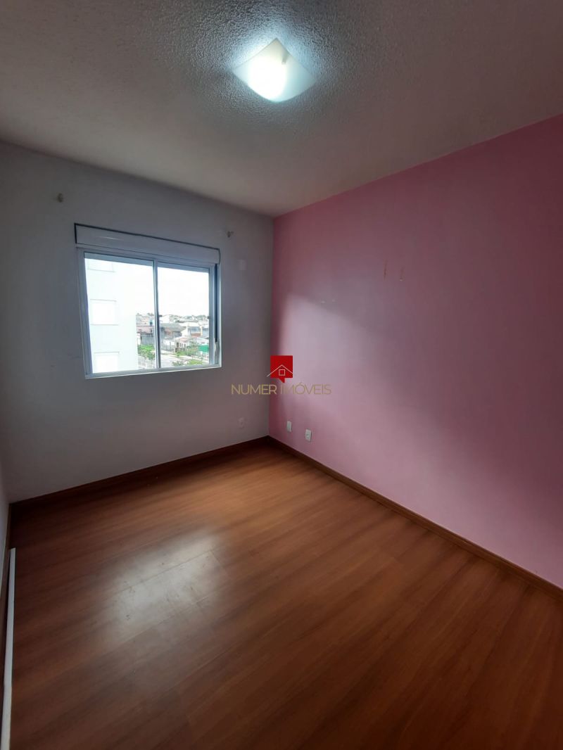 APARTAMENTO SEMIMOBILIADO Á 1 QUADRA DA AV. DUQUE 