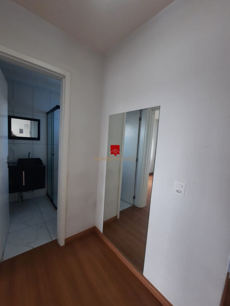APARTAMENTO SEMIMOBILIADO Á 1 QUADRA DA AV. DUQUE 