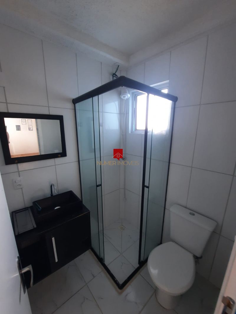 APARTAMENTO SEMIMOBILIADO Á 1 QUADRA DA AV. DUQUE 