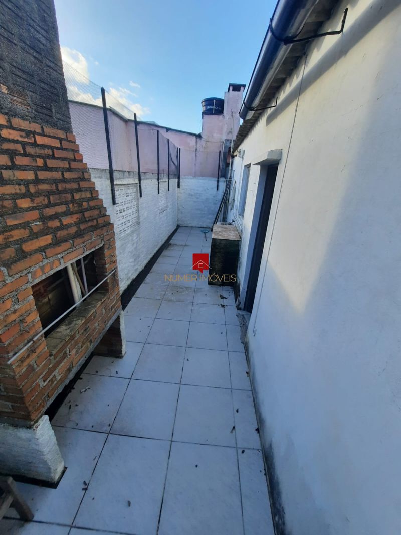 CASA NA DOMINGOS DE ALMEIDA PERTO DA BARONESA