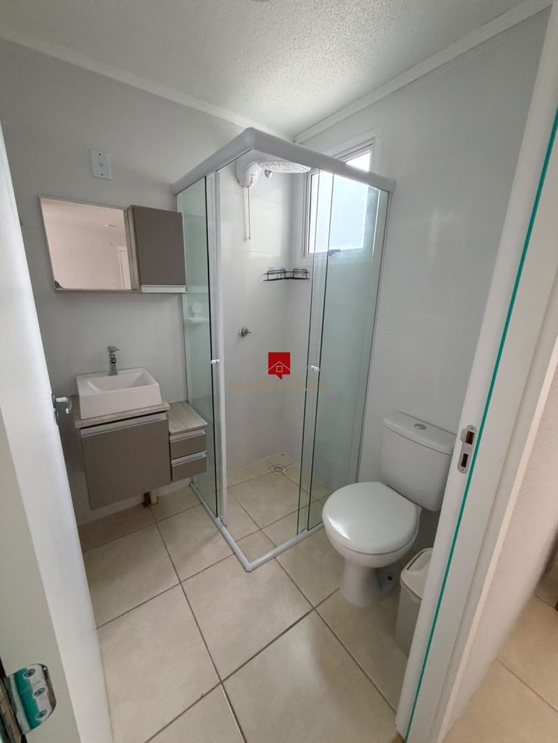 APARTAMENTO SEMIMOBILIADO NO BELLA VITA 