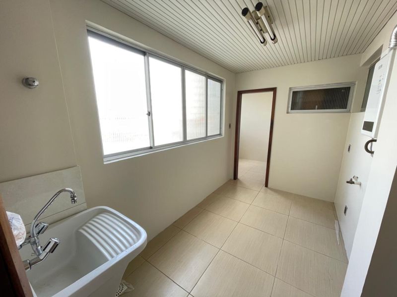 Apto 3 quartos  no bairro CENTRO em LAGES