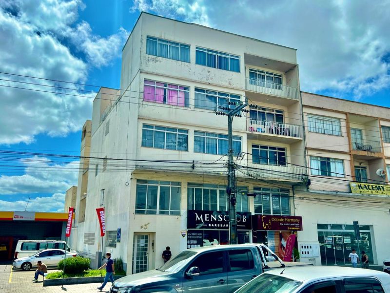 Apto 3 quartos  no bairro CORAL em LAGES