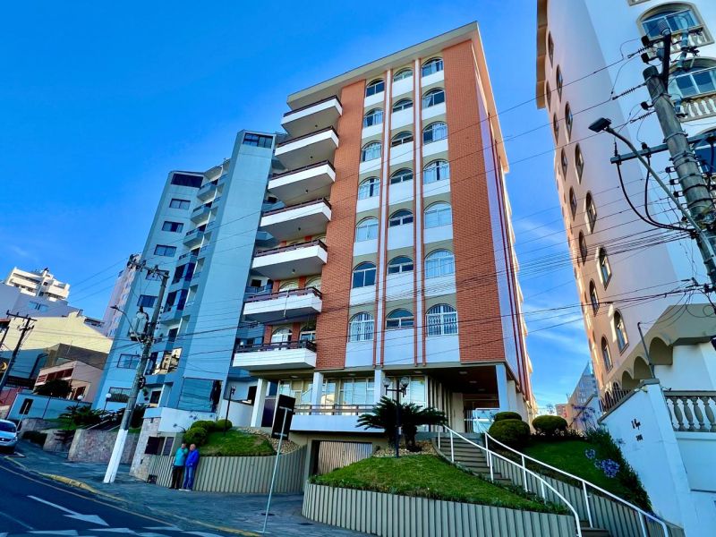 Apto 3 quartos  no bairro CENTRO em LAGES