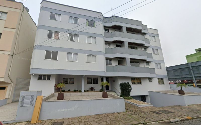 Apto 2 quartos  no bairro CENTRO em LAGES