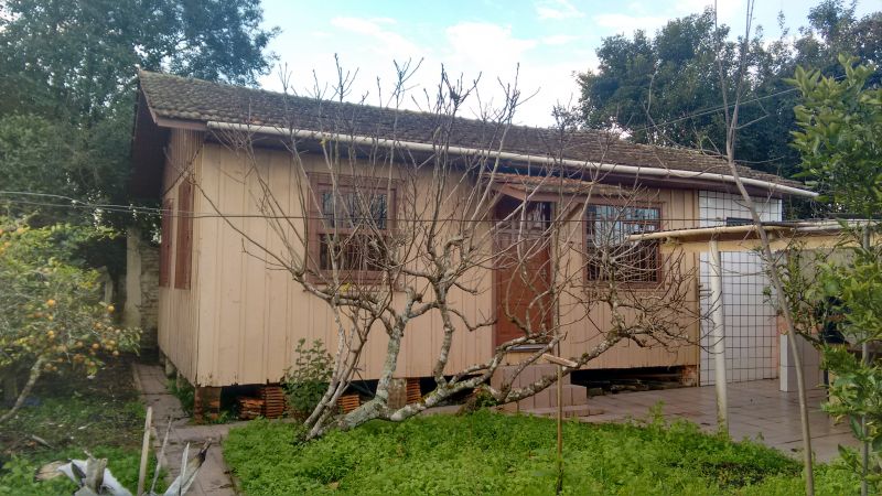 Casa 2 quartos  no bairro CORAL em LAGES