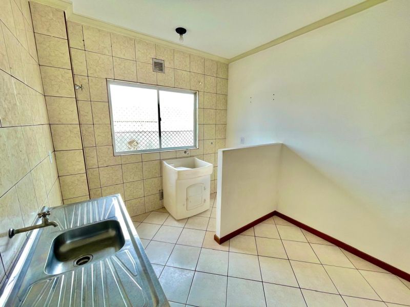 Apto 2 quartos  no bairro CORAL em LAGES